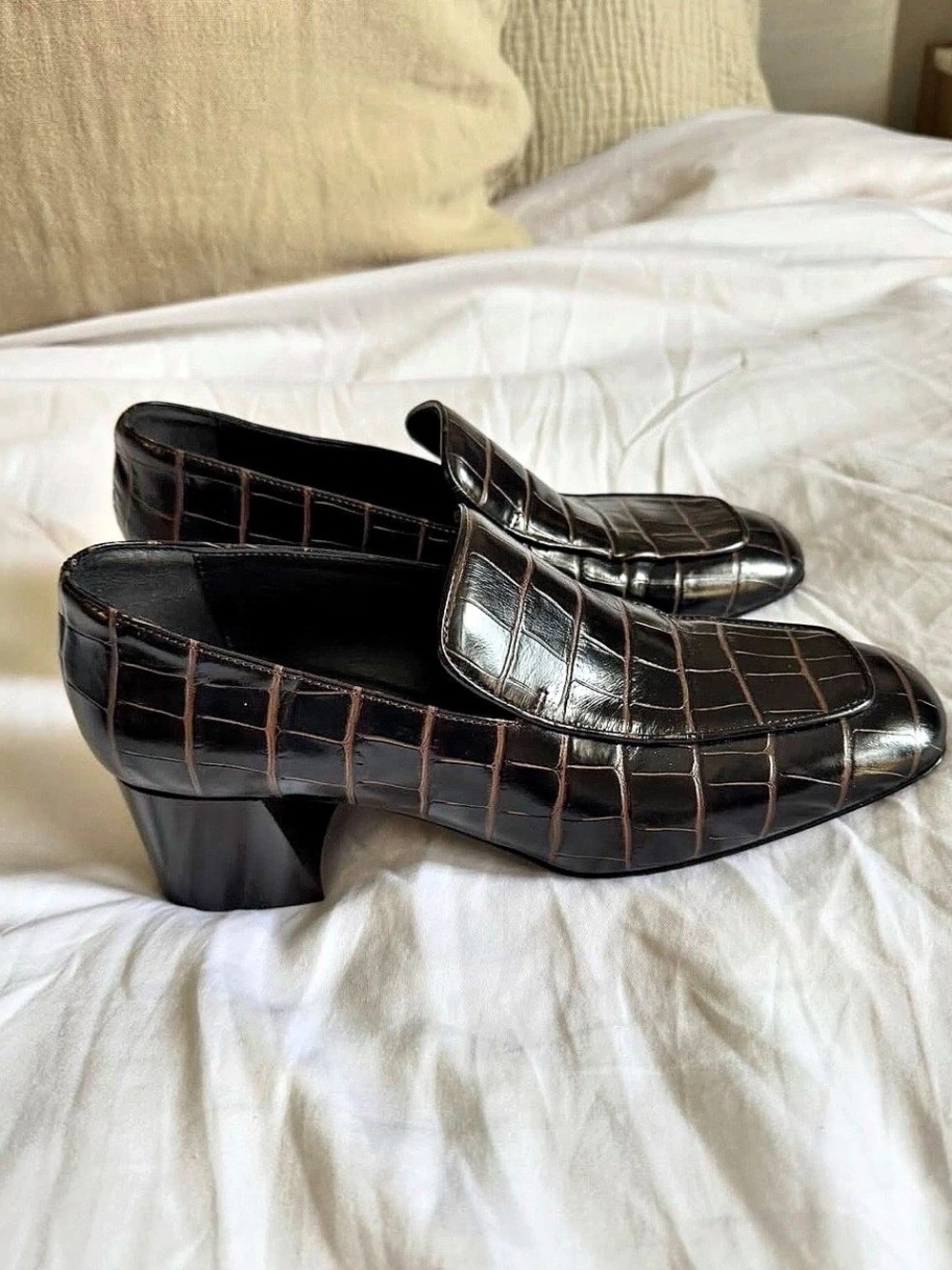 Toteme brown croc embossed loafers size 39, brand new.